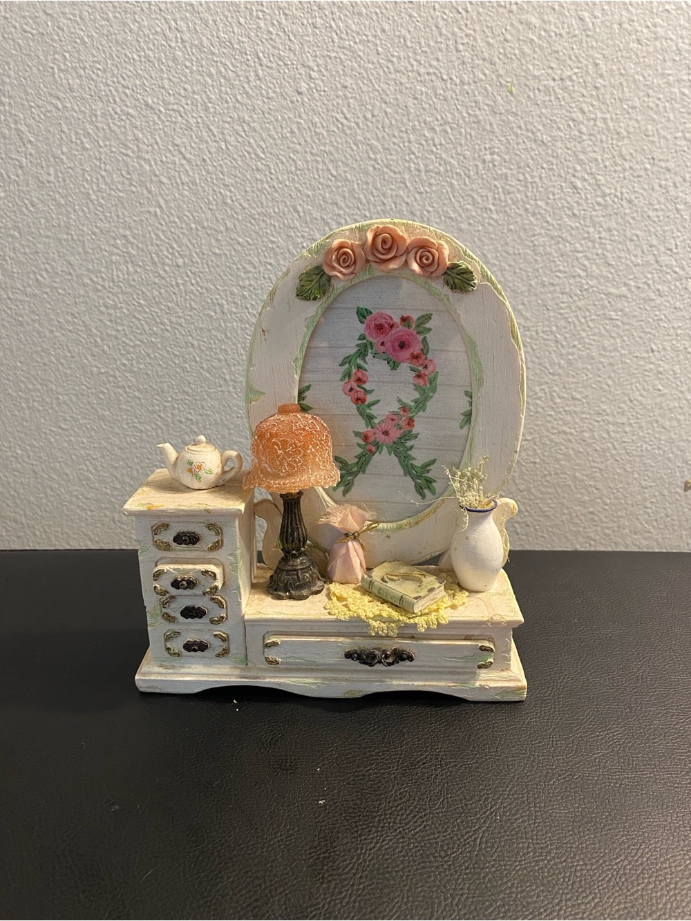 Shabby Chic decorative dressing table with photo frame